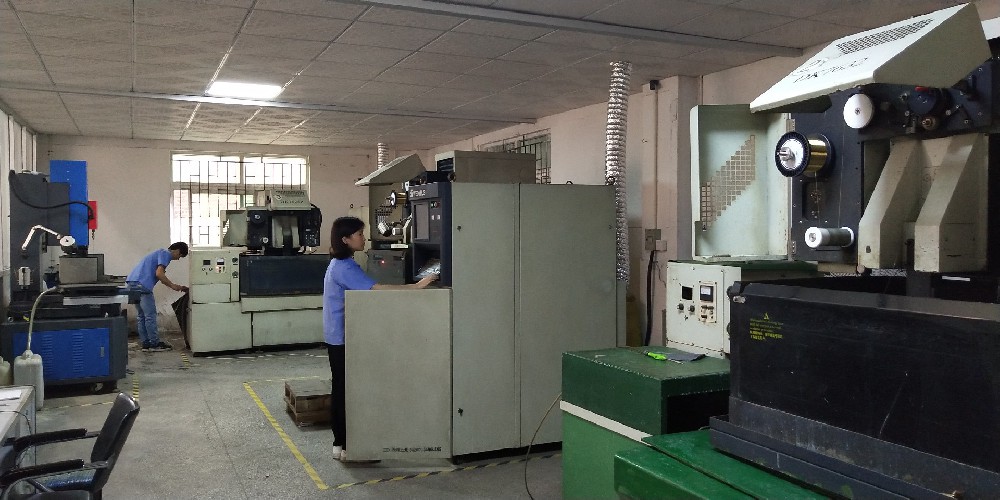 精密慢走絲線割加（jiā）工