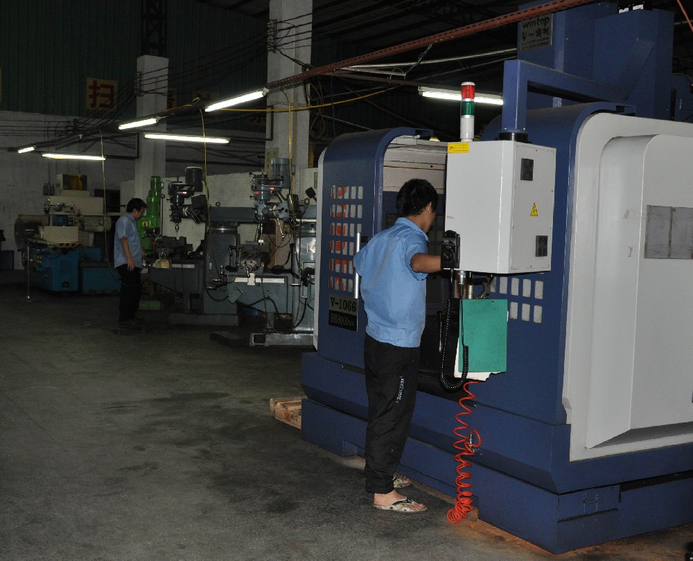 CNC加工中心精密製造